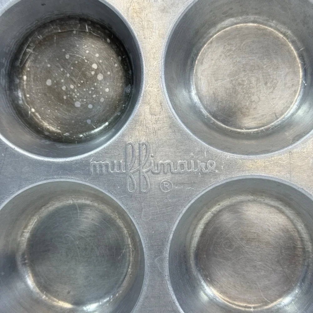Lot 2 VTG Muffinaire Aluminum 6 Cup Muffin Pans UAP USA Cupcake Baking Tins Rare